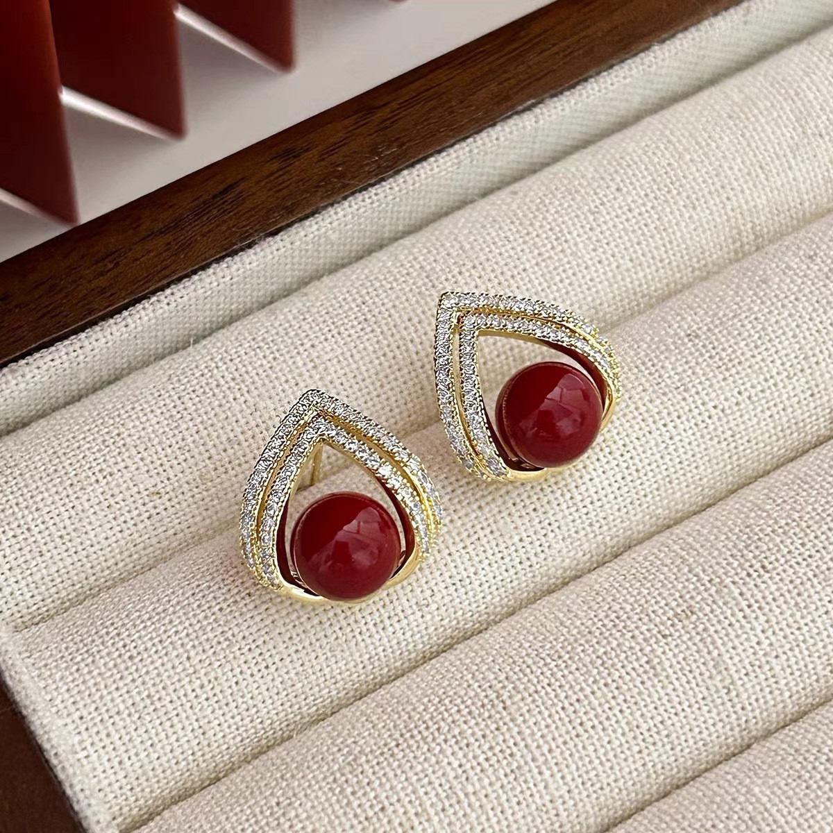 Anting Mutiara Merah Anggur Mo - Pearl Stud Earrings ulasan dan harga