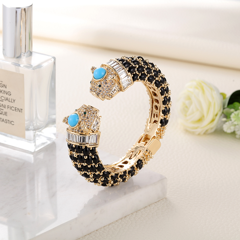 Gelang Hewan Sally's Paradise  - Paradise Jewelry & Watches Dolphin Mall ulasan dan harga
